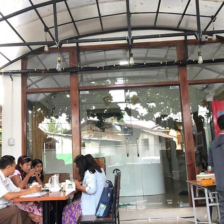 The Lodge Yangon Poshtel Exterior photo