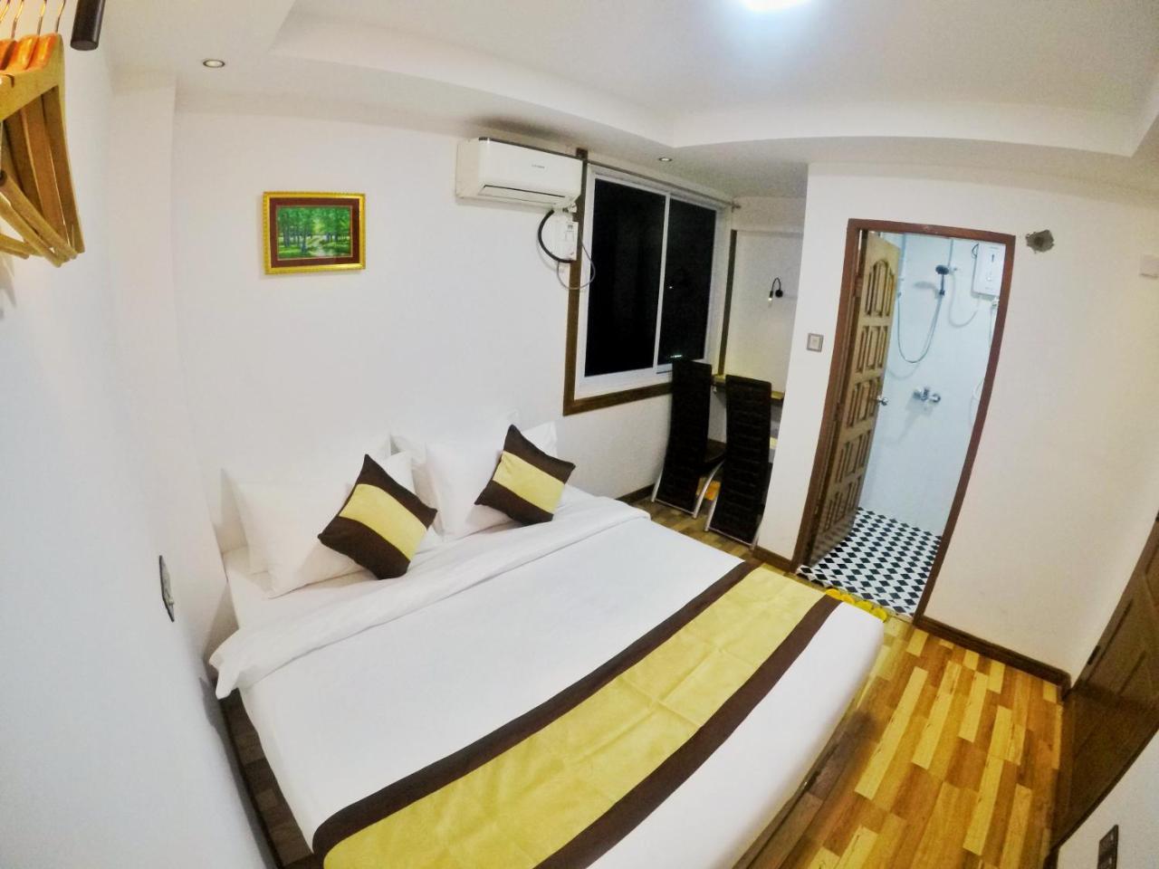 The Lodge Yangon Poshtel Exterior photo