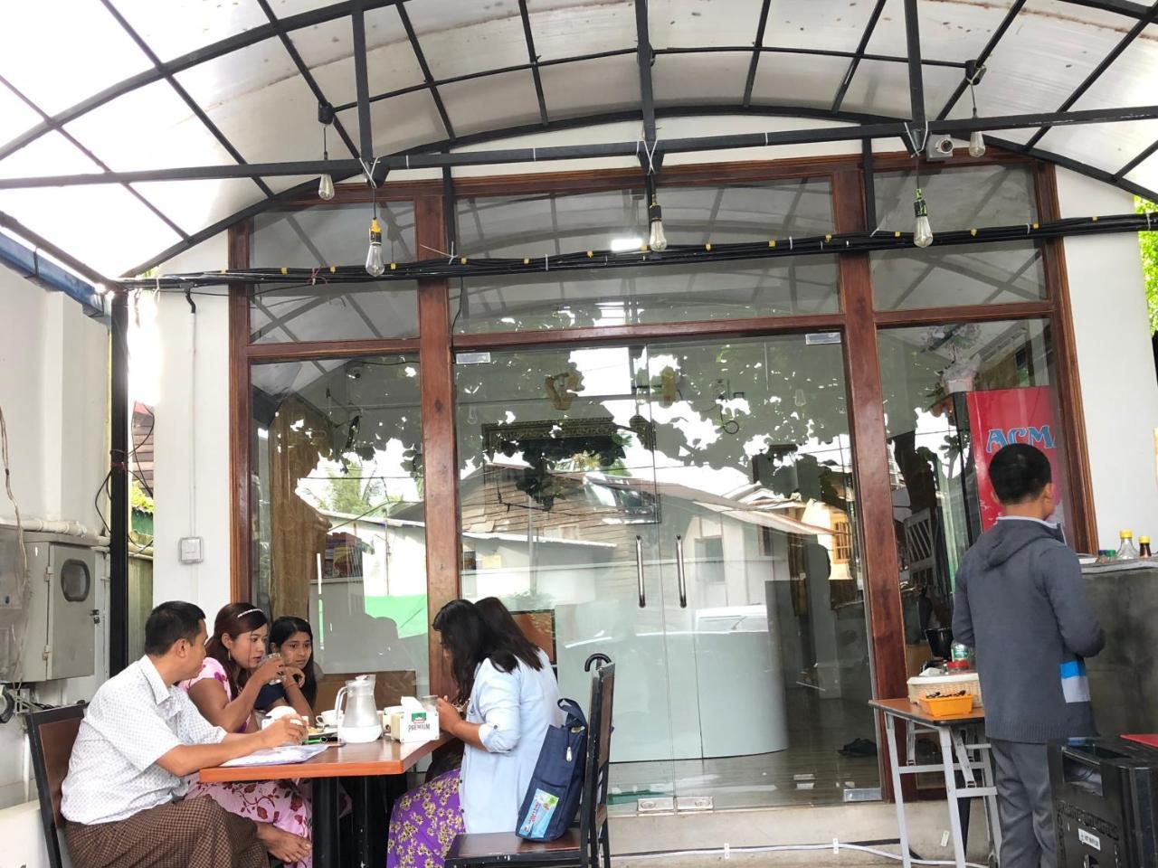 The Lodge Yangon Poshtel Exterior photo