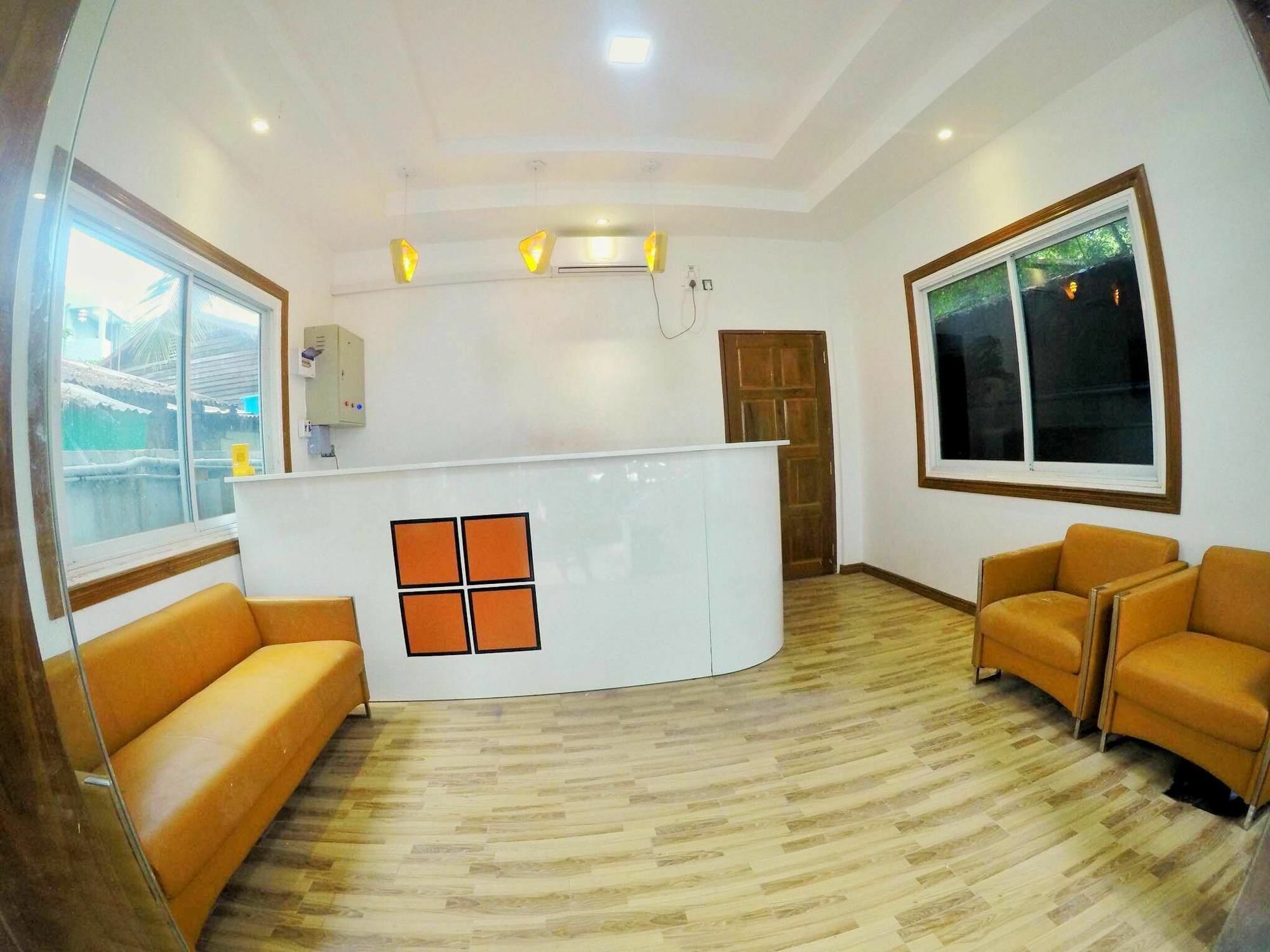 The Lodge Yangon Poshtel Exterior photo
